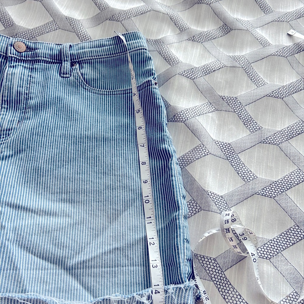 Vintage Calvin Klein Jeans Striped Jean Shorts size 10 - Picture 5 of 7
